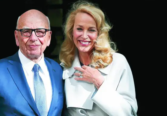 Robert Murdoch y Jerry Hall Robert Murdoch y Jerry Hall