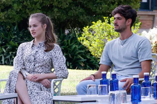 Leonor a Barcelona amb noi que sembla el seu xicot|nuvi GTRES