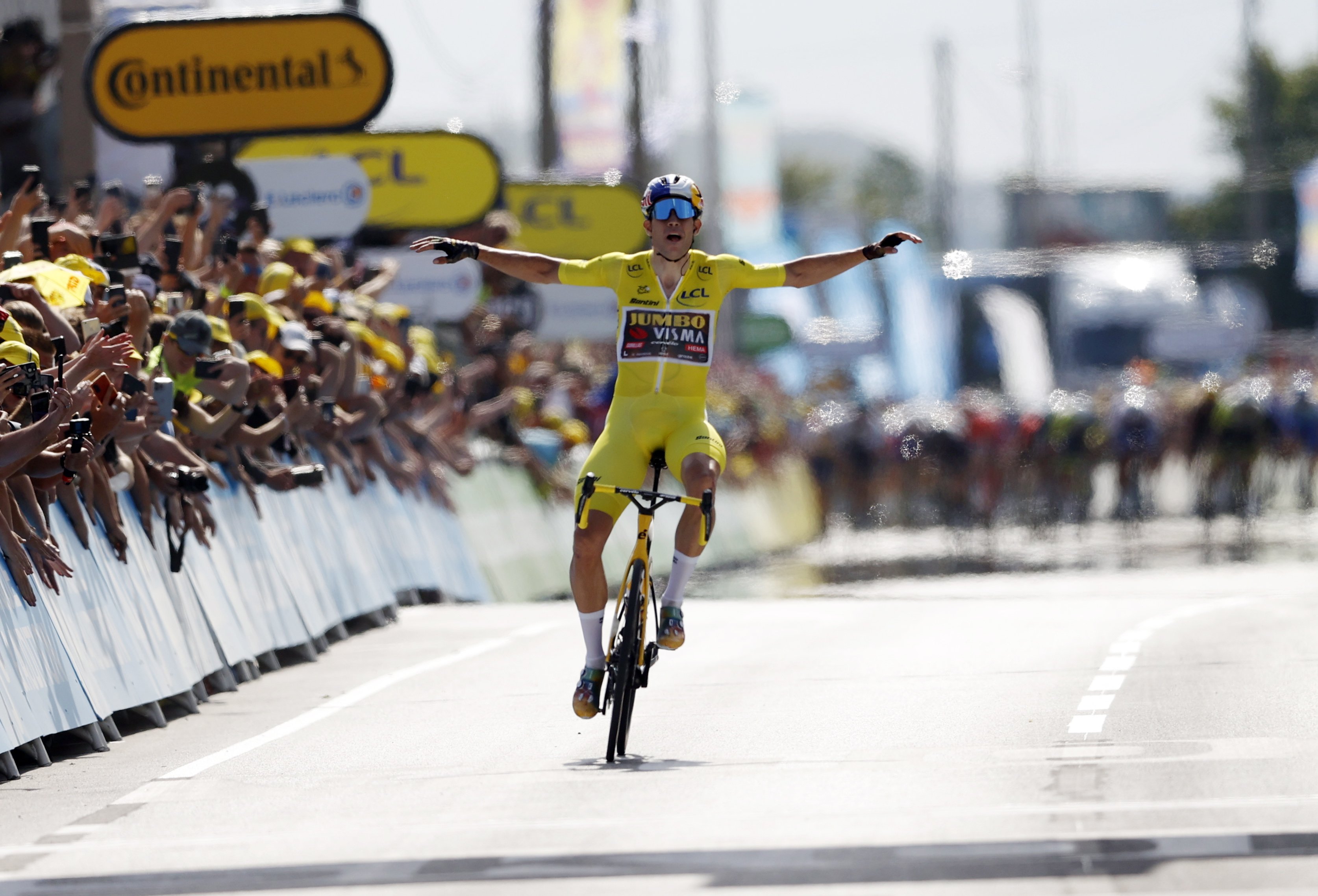 Wout van Aert vola al Blanc-Nez i amplia el seu liderat al Tour de França