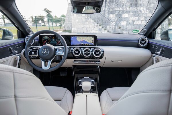 Está a punto de superar al Volkswagen Golf en ventas a pesar de ser más caro, aunque también muy superior