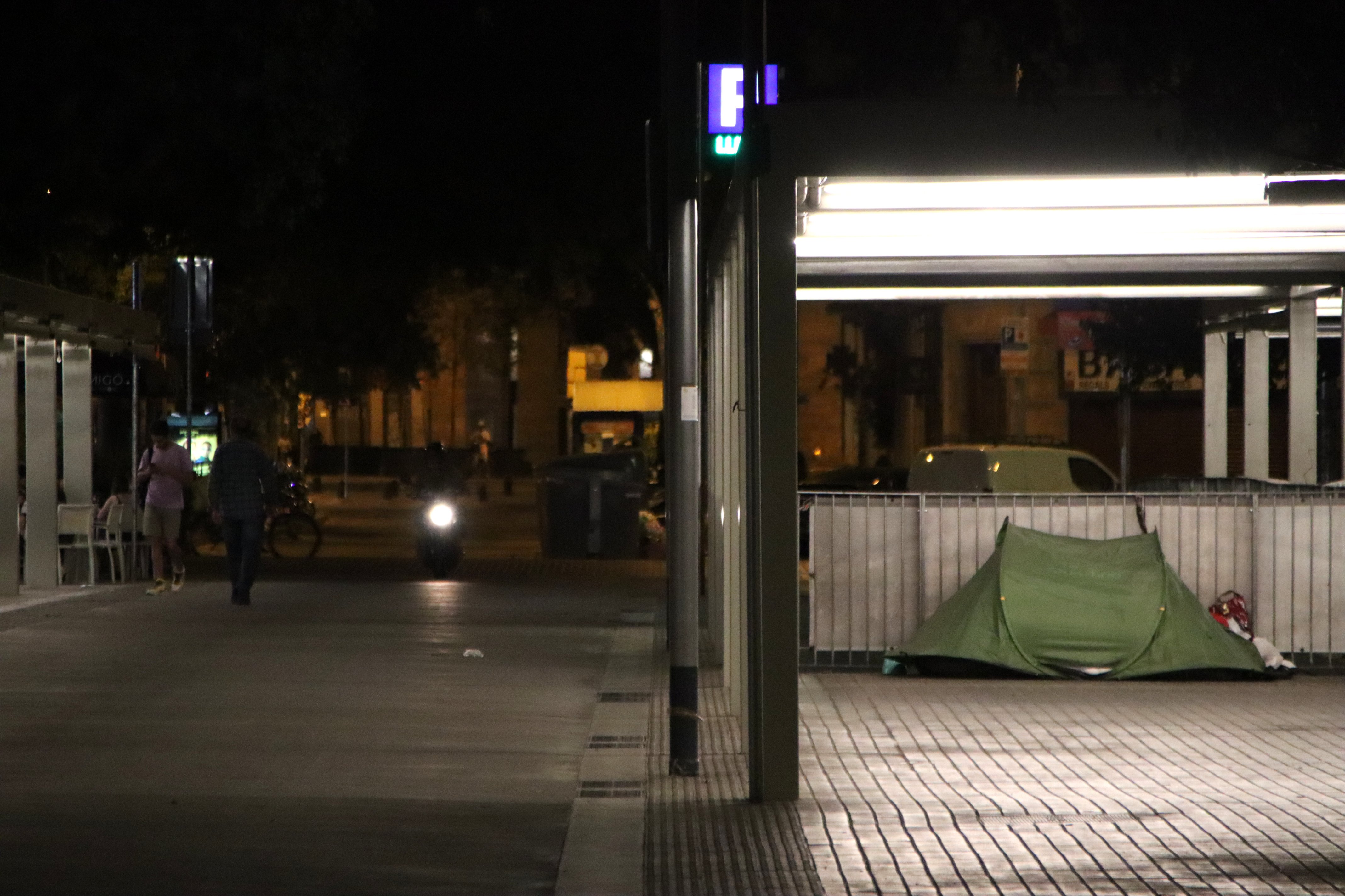 Suben hasta 1.231 las personas sin techo que viven en las calles de Barcelona