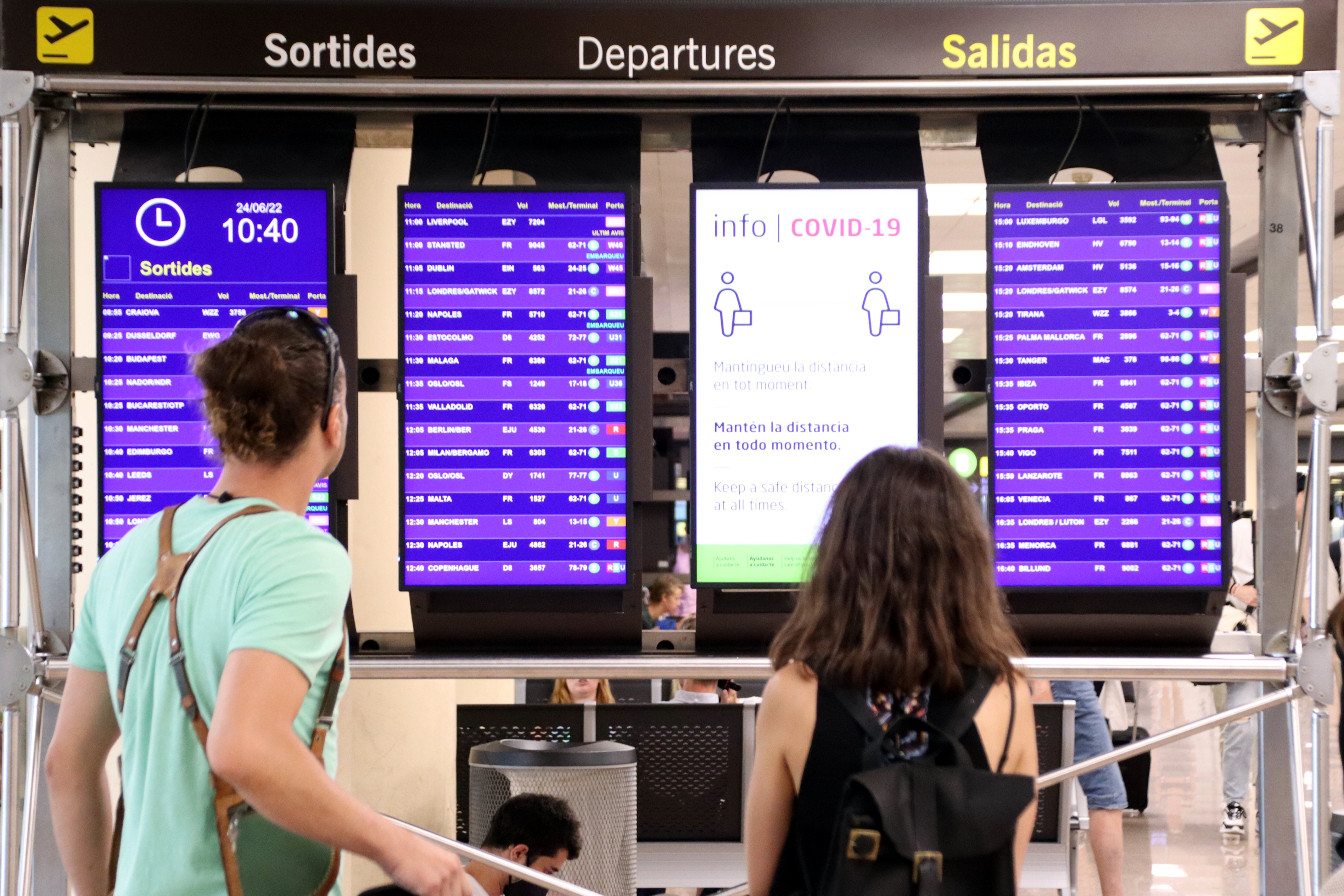 8 vuelos cancelados de Ryanair y 2 de EasyJet en el aeropuerto de Barcelona en un nuevo día de vaga