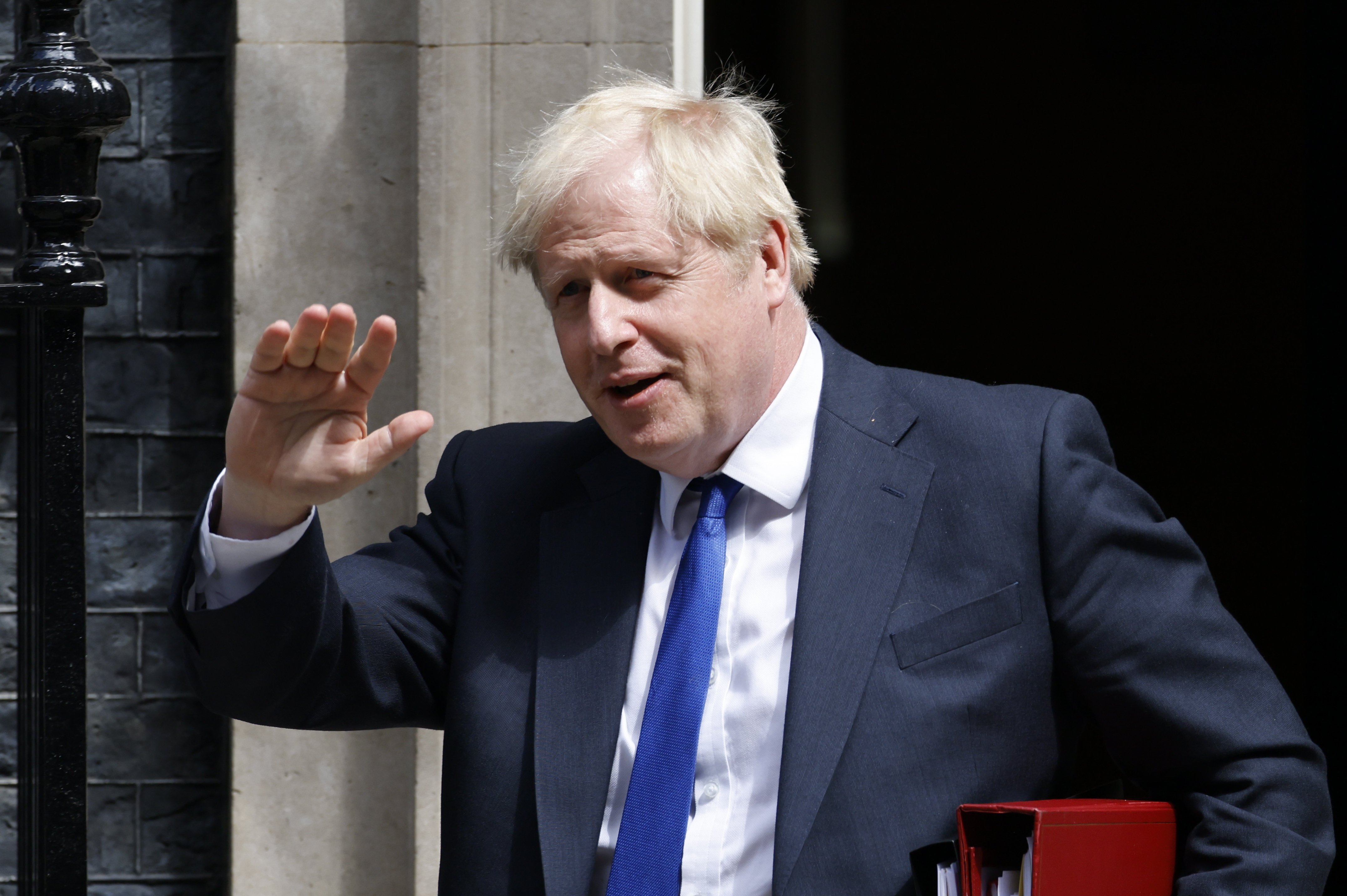 Boris Johnson anuncia su dimisión
