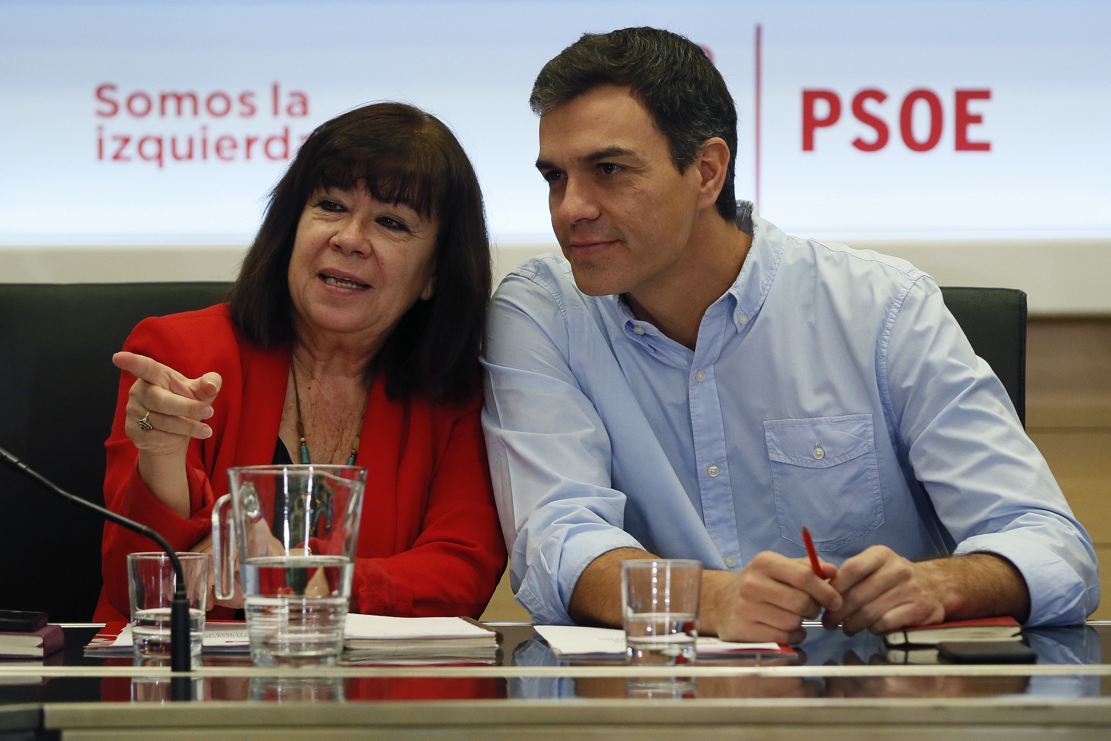 El PSOE pide a CSQP "que no legitimen el referéndum con su participación"
