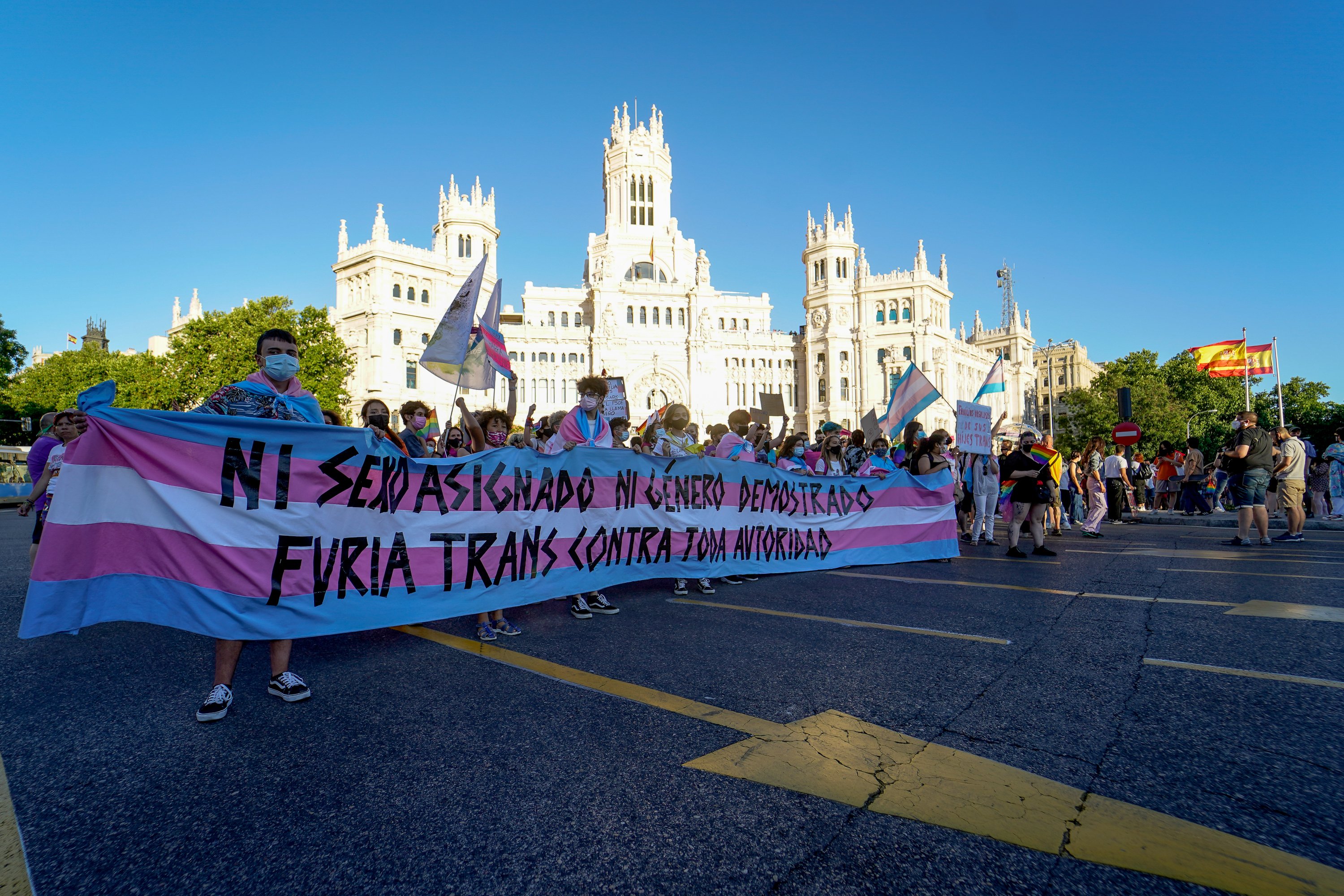 El TC reconeix per primer cop que la discriminació de les persones trans és anticonstitucional