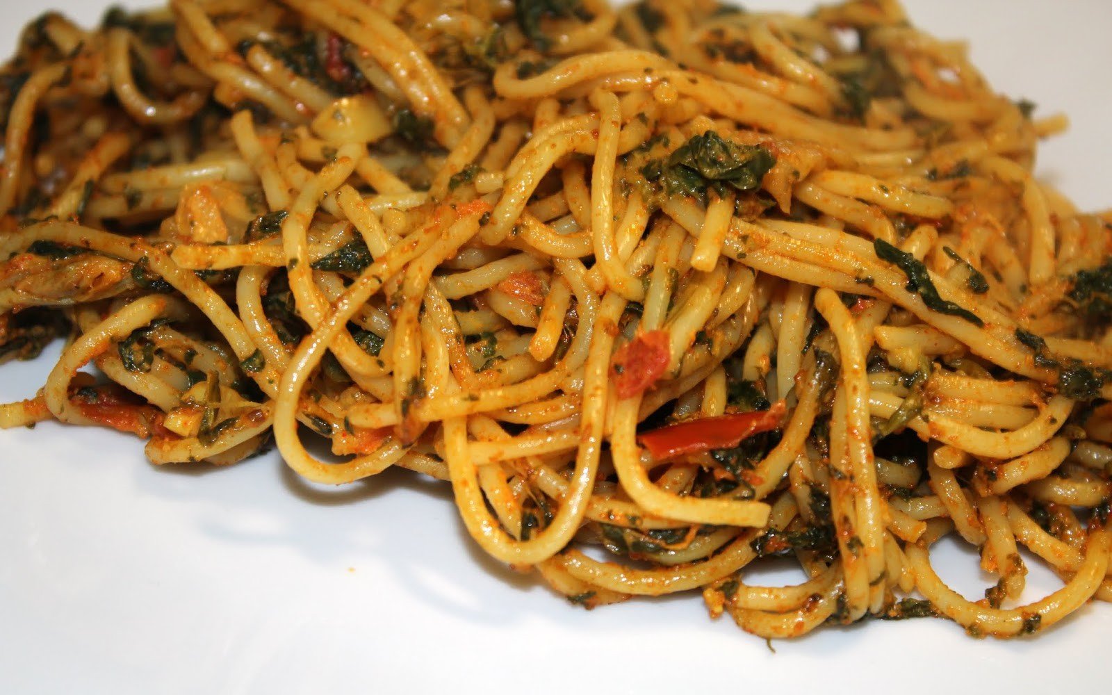 espaguetis espinacs al curri guarnicio datils pas37