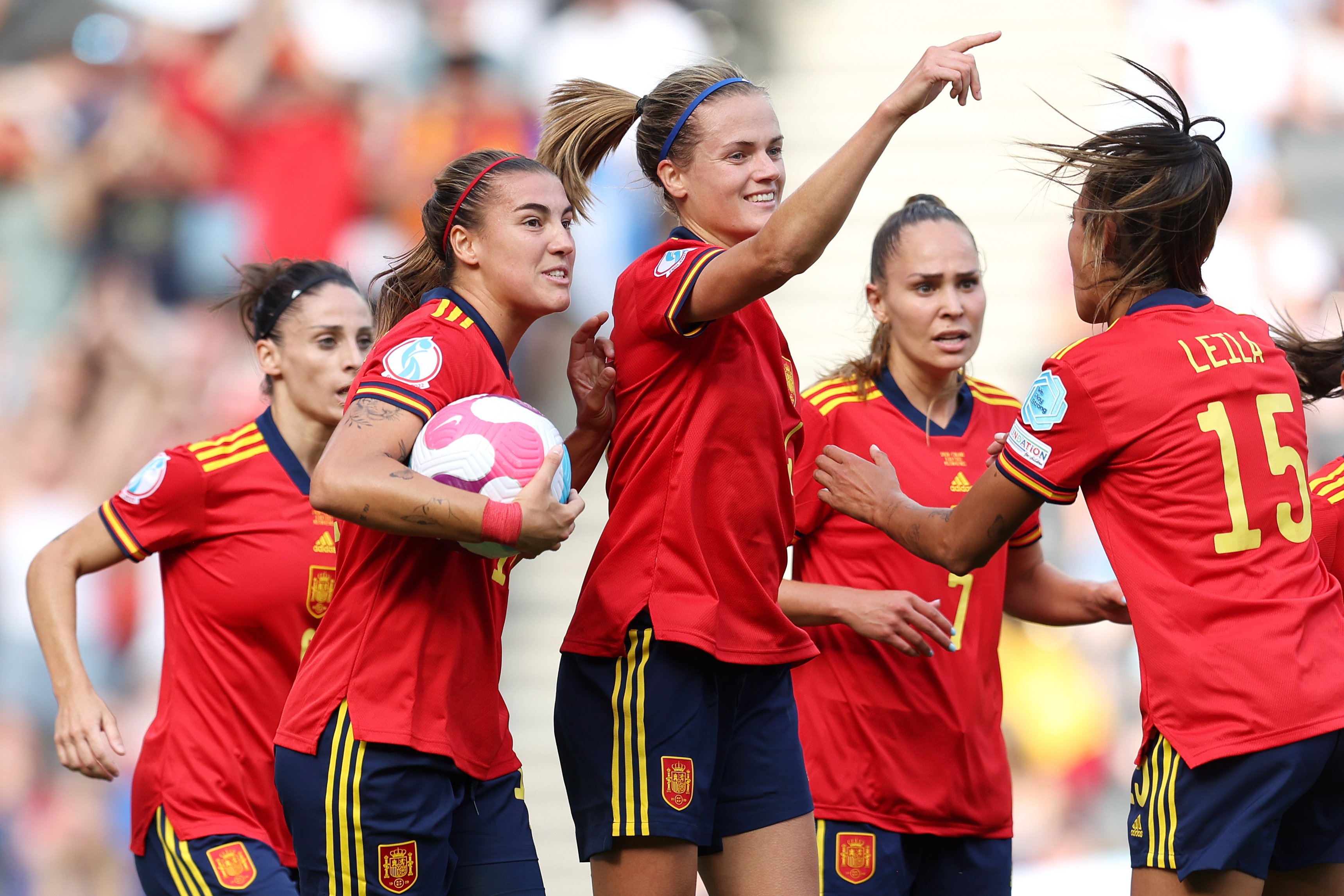 España debuta en la Eurocopa con una remontada con huella blaugrana contra Finlandia (4-1)