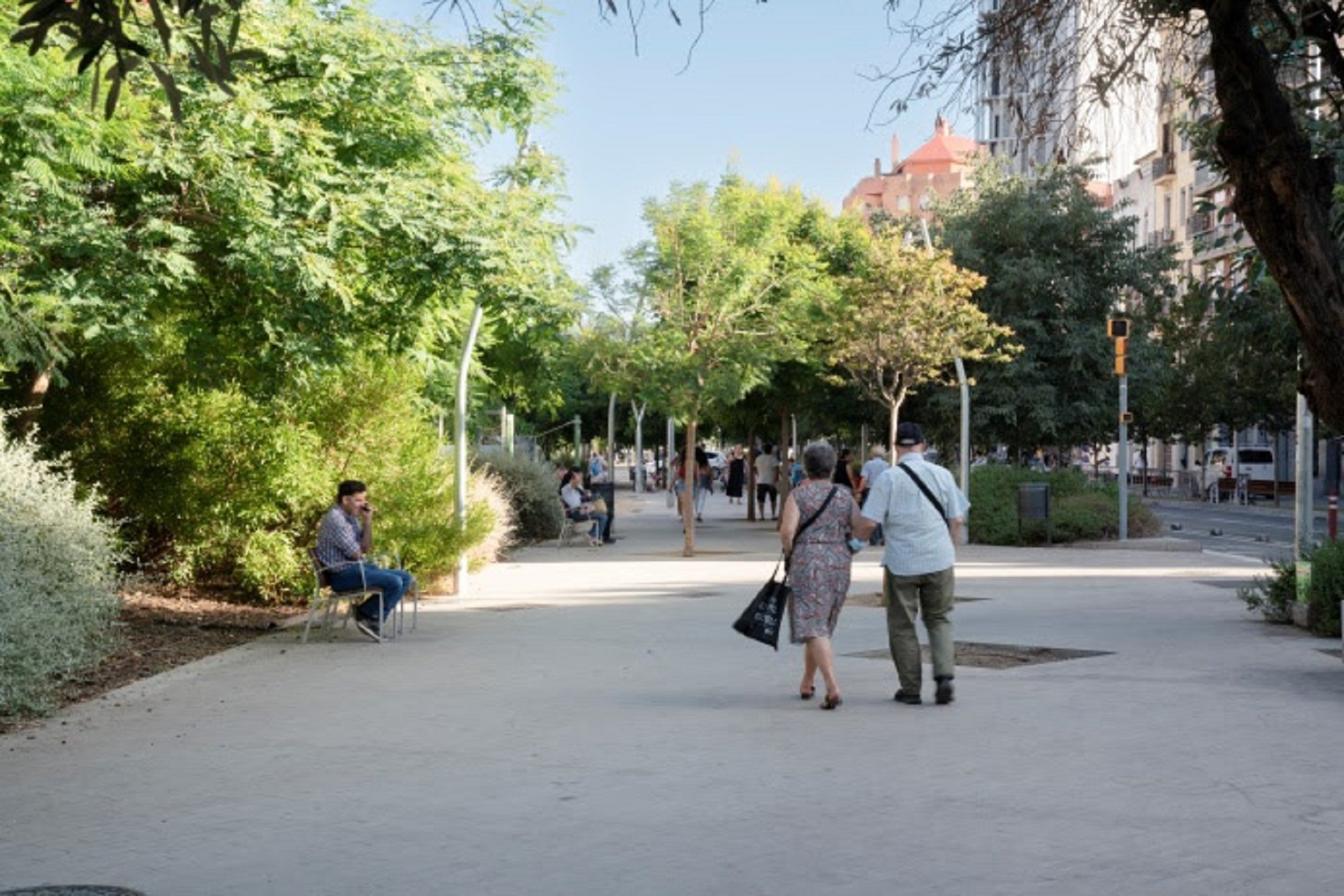 Avinguda Meridiana de Barcelona, rambla a partir del carrer Navas en direccio Sant Andreu