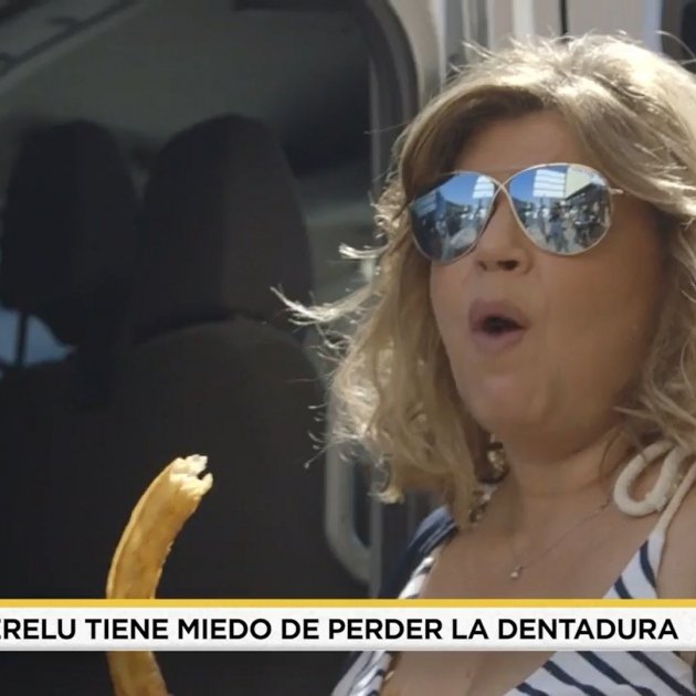 Terelu comiendo una porra Telecinco