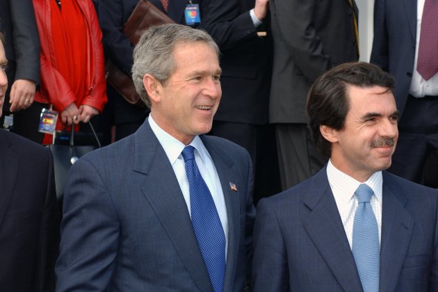 Bush and Aznar at Azores Staff Sgt. Michelle Michaud, USAF