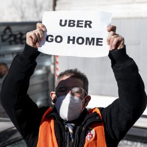 Membre d'Elite Taxi protesta contra Uber a Madrid / Europa Press