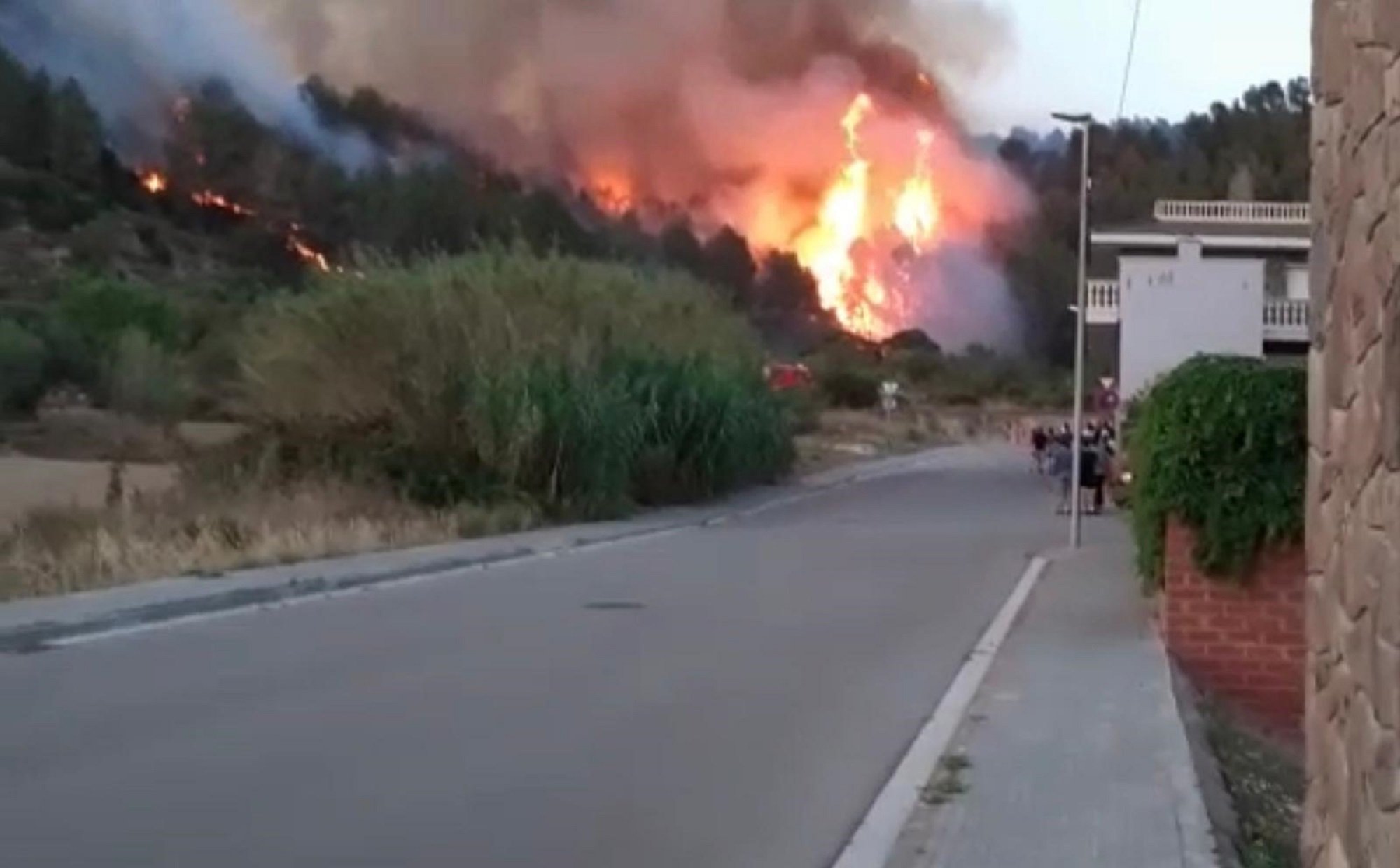 Els Bombers donen per estabilitzat l'incendi de Sant Vicenç de Castellet