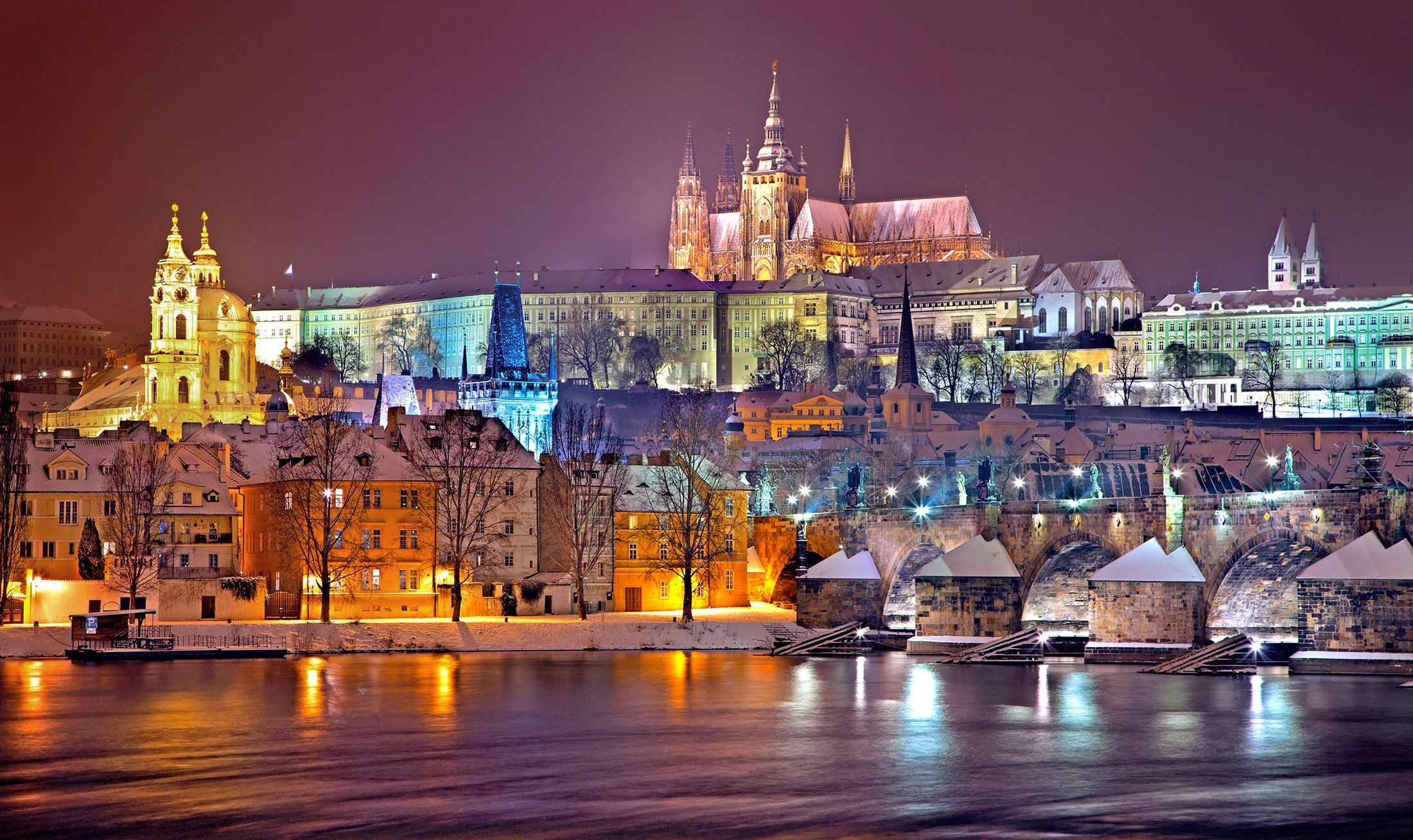 Praga de noche en invierno / Pixabay