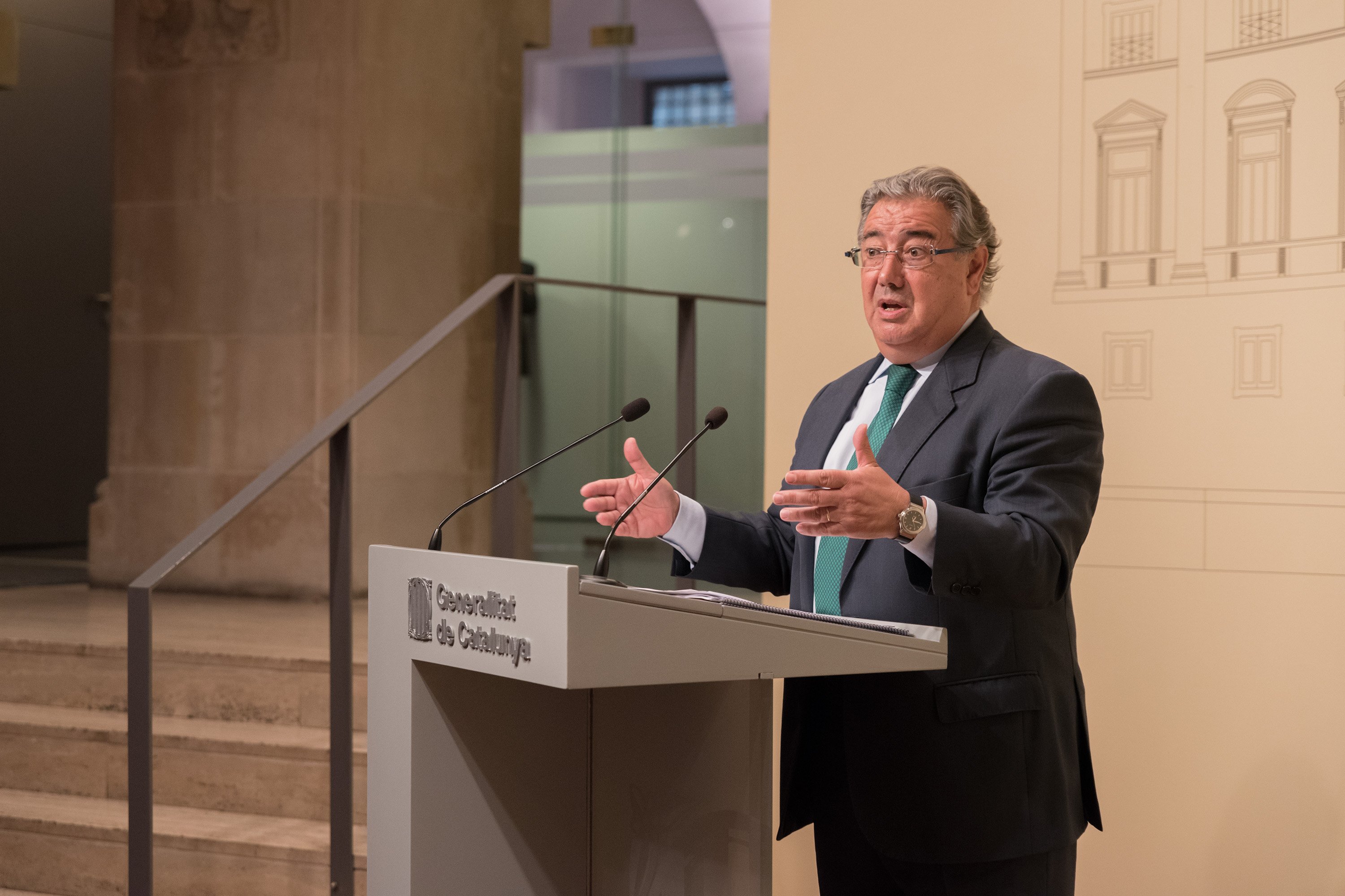 Zoido creu que els Mossos compliran amb la llei i els tribunals Zoido creu que els Mossos compliran amb la llei i els tribunals