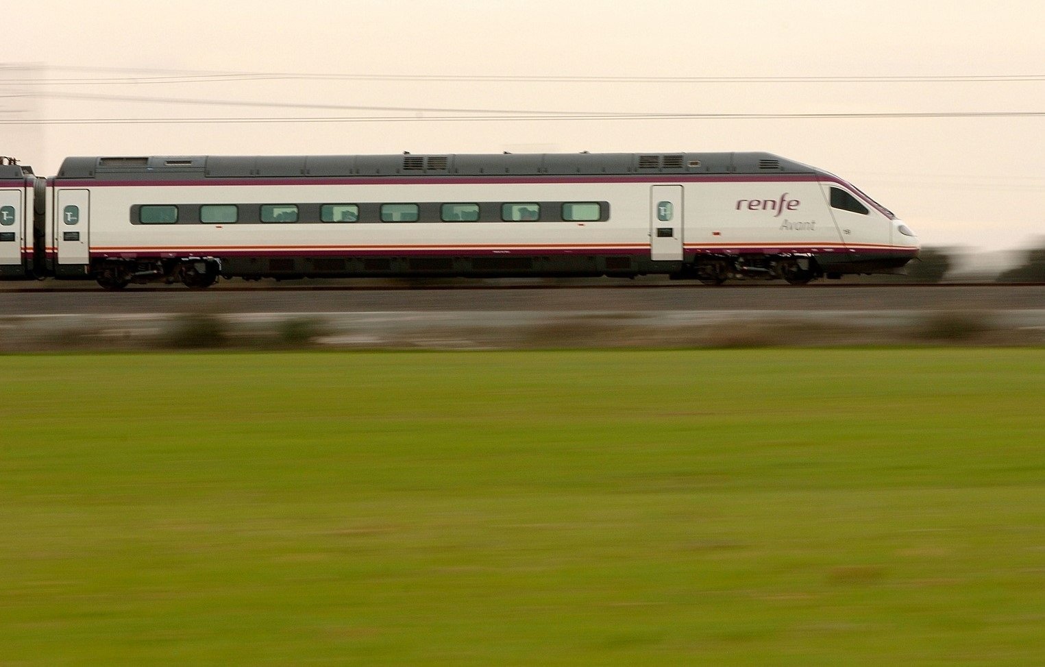 Los trenes Avant quedarán excluidos de la bonificación para viajar gratis del Gobierno