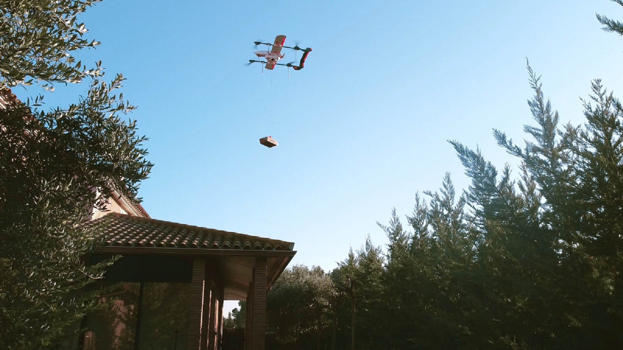AldoraTech, la startup que te lleva los paquetes a casa en dron