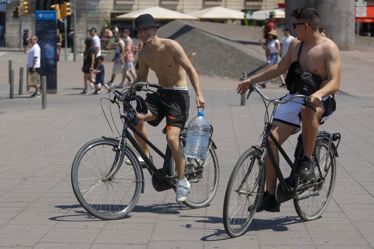 Barcelona localitza 500 pisos turístics il·legals més i adverteix de sancions