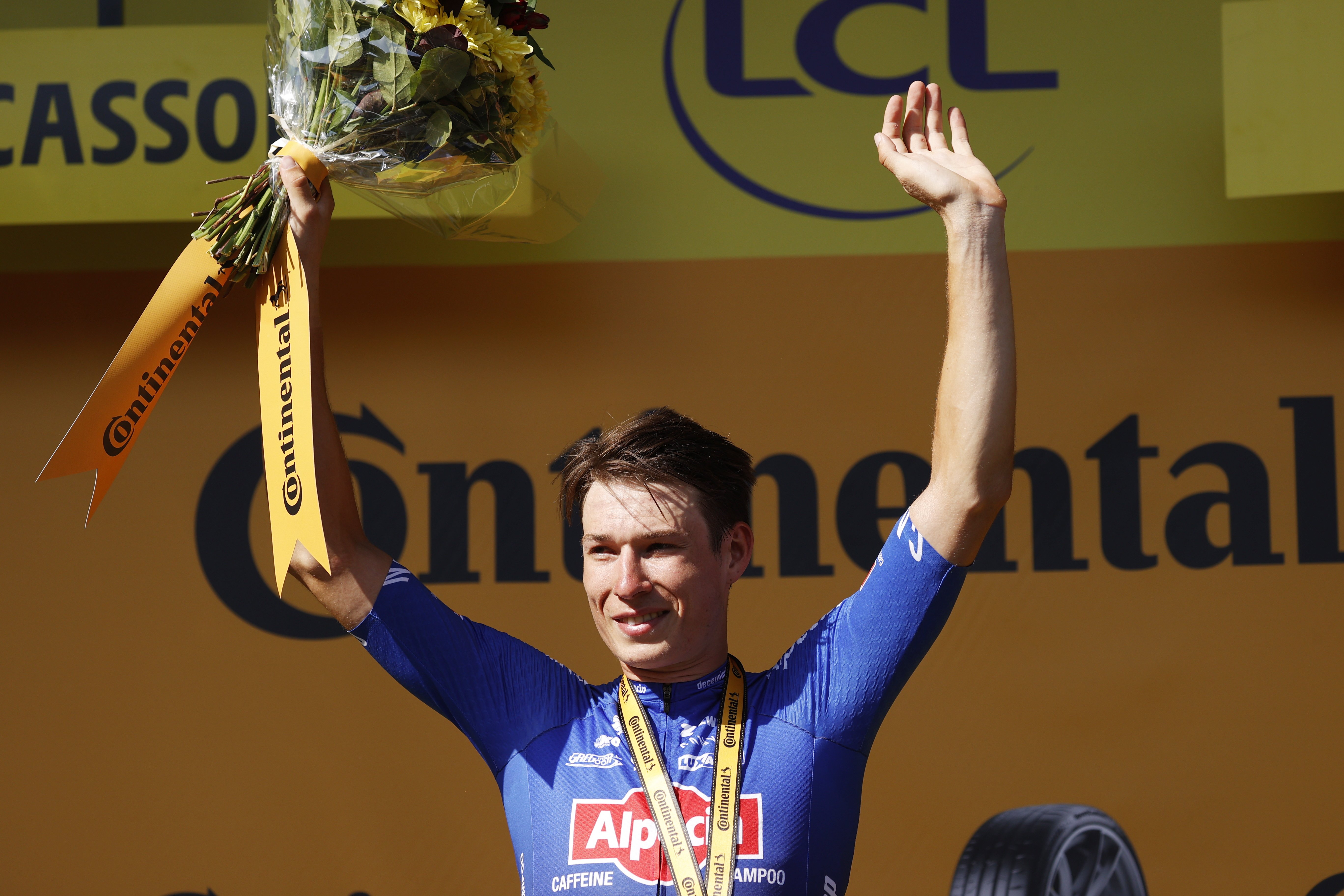 Philipsen se impone al sprint y las bajas de Jumbo añaden picante al Tour de Francia