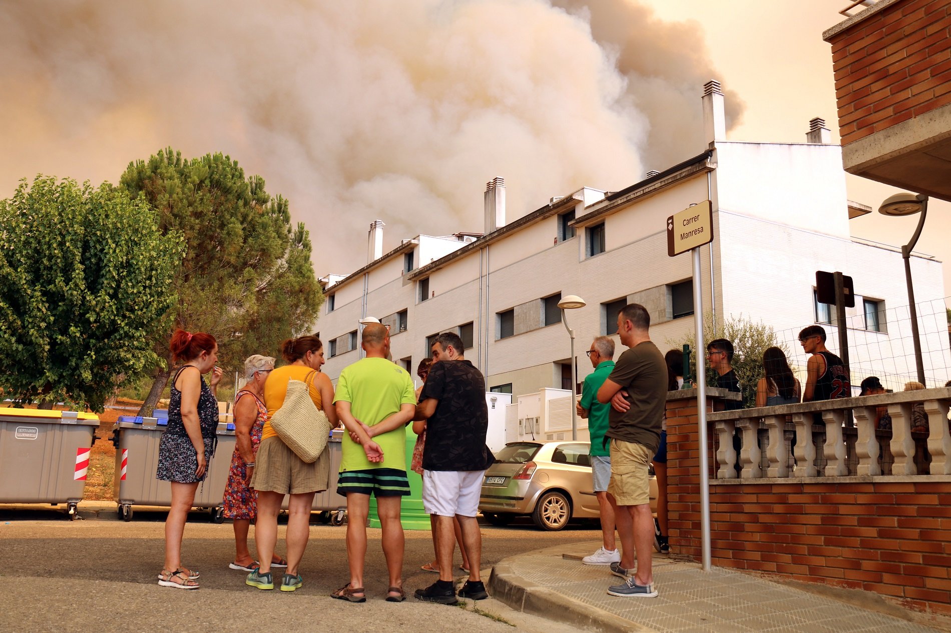 Confinados 5 municipios por el incendio en El Pont de Vilomara, que también ha obligado a cortar la C-16