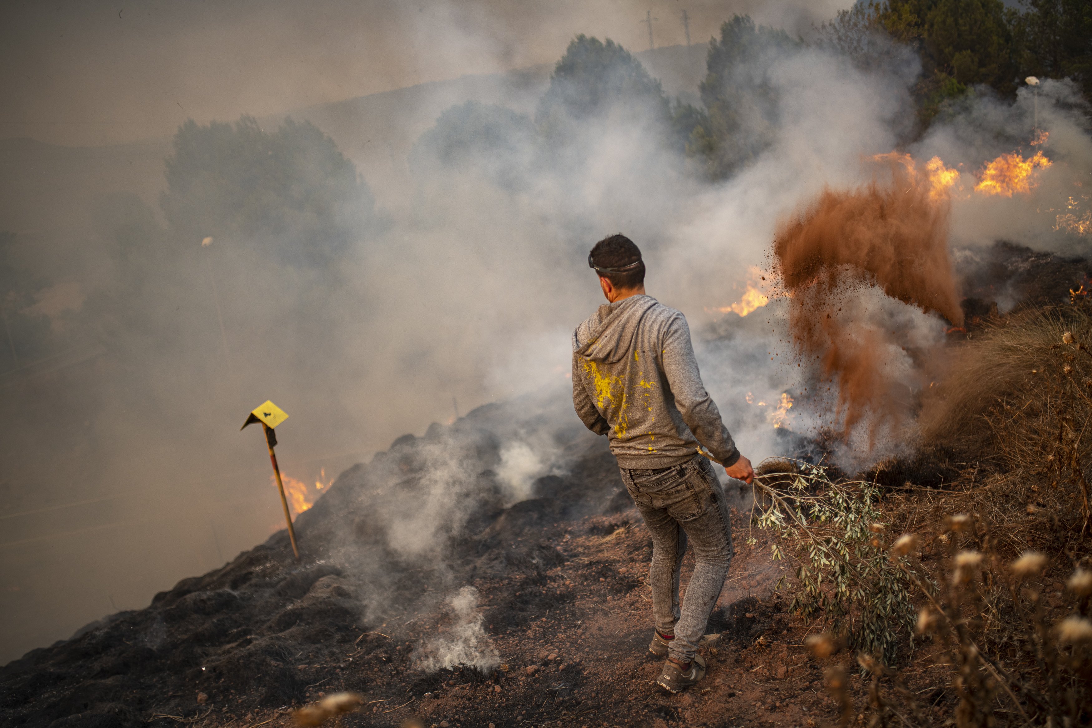 Se levanta el confinamiento por el incendio del Bages, menos en Rocafort y Les Brucardes