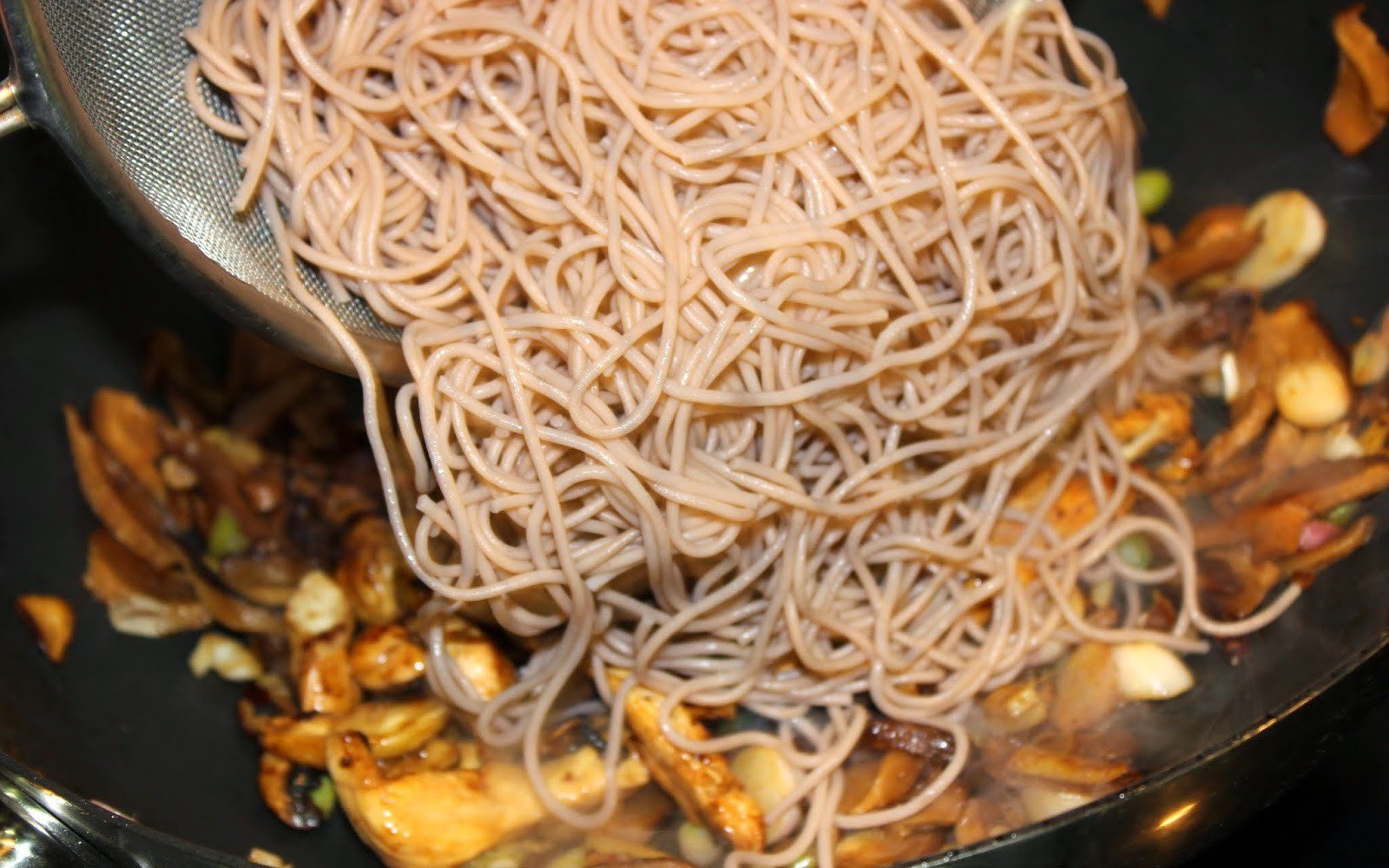 wok fideus soba pollastre shiitake pas35