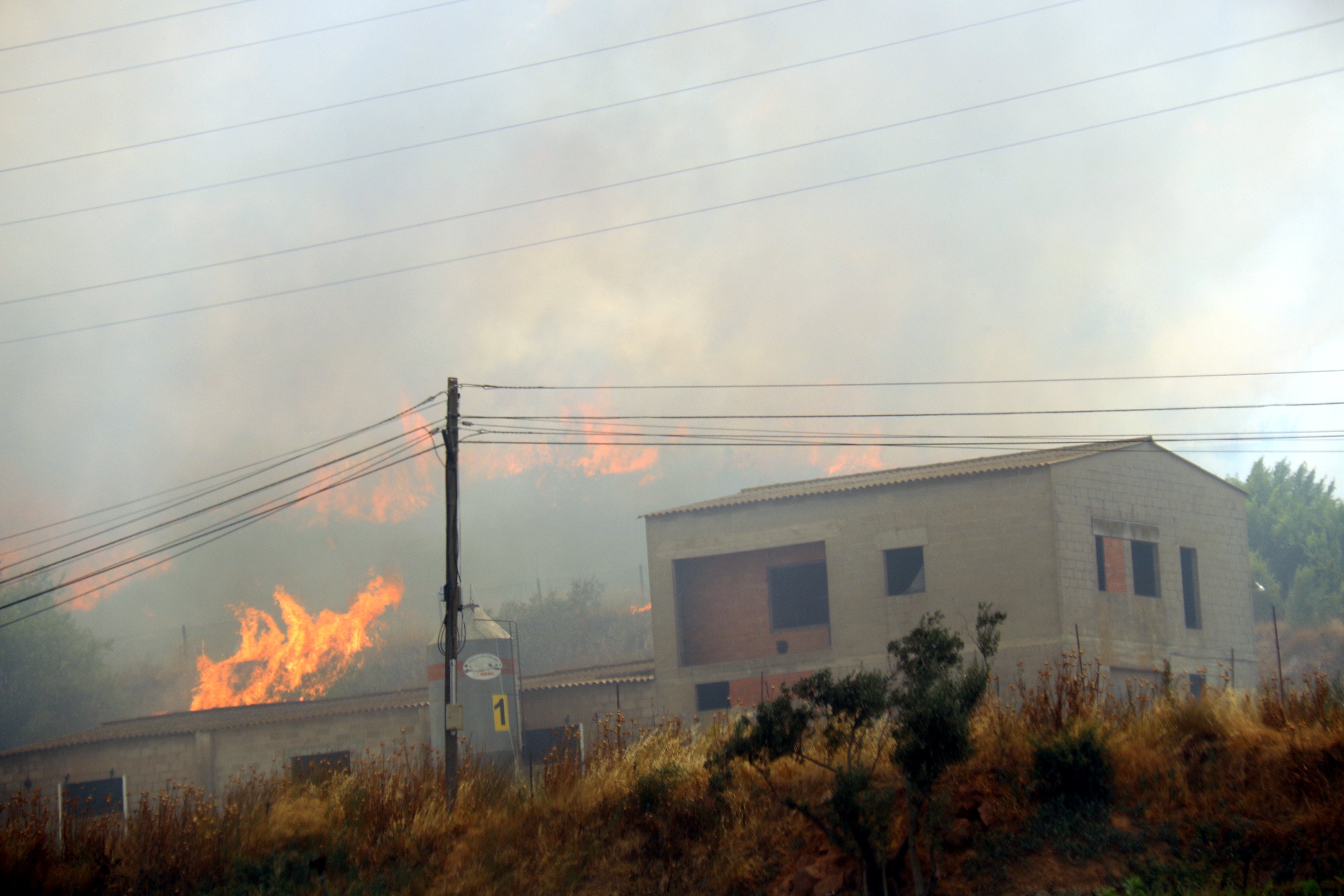 El nuevo incendio en Manresa hace crecer las sospechas de un pirómano que extiende el fuego