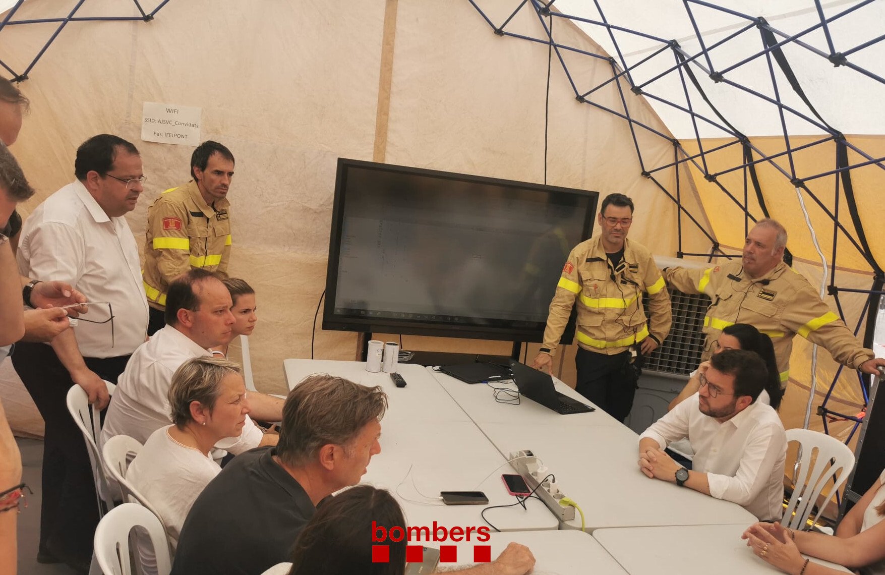 Reunio Bomberos Pere Aragones Joan Ignasi Elena incendio Pont Vilomara / Bomberos Reunio Bomberos Pere Aragones Joan Ignasi Elena incendio Pont Vilomara / Bomberos