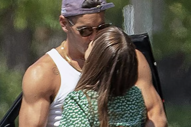 Mario Casas y Aura Garrido / HOLA Mario Casas y Aura Garrido / HOLA