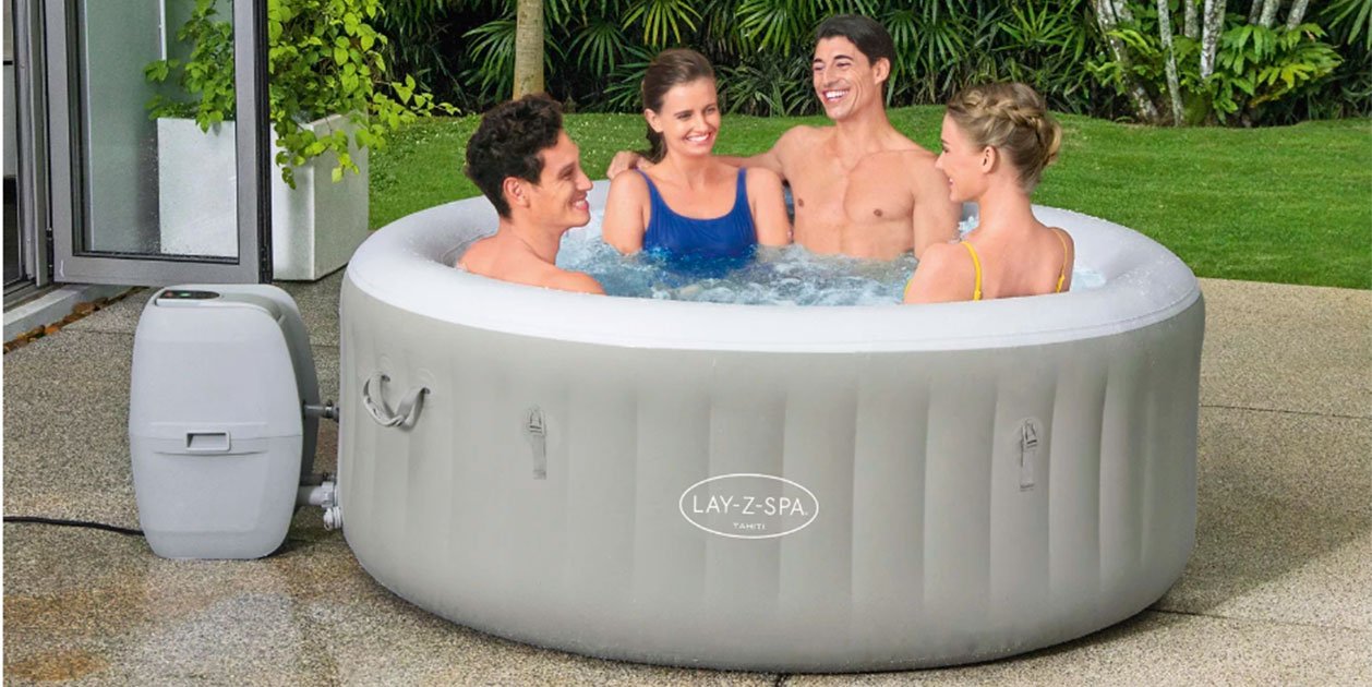 Leroy Merlin té un jacuzzi que es guarda en una bossa quan no vols fer-lo servir més