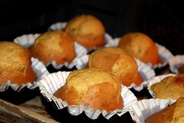 magdalenas cacao trocitos chocolate piñones pas33 magdalenas cacao trocitos chocolate piñones pas33