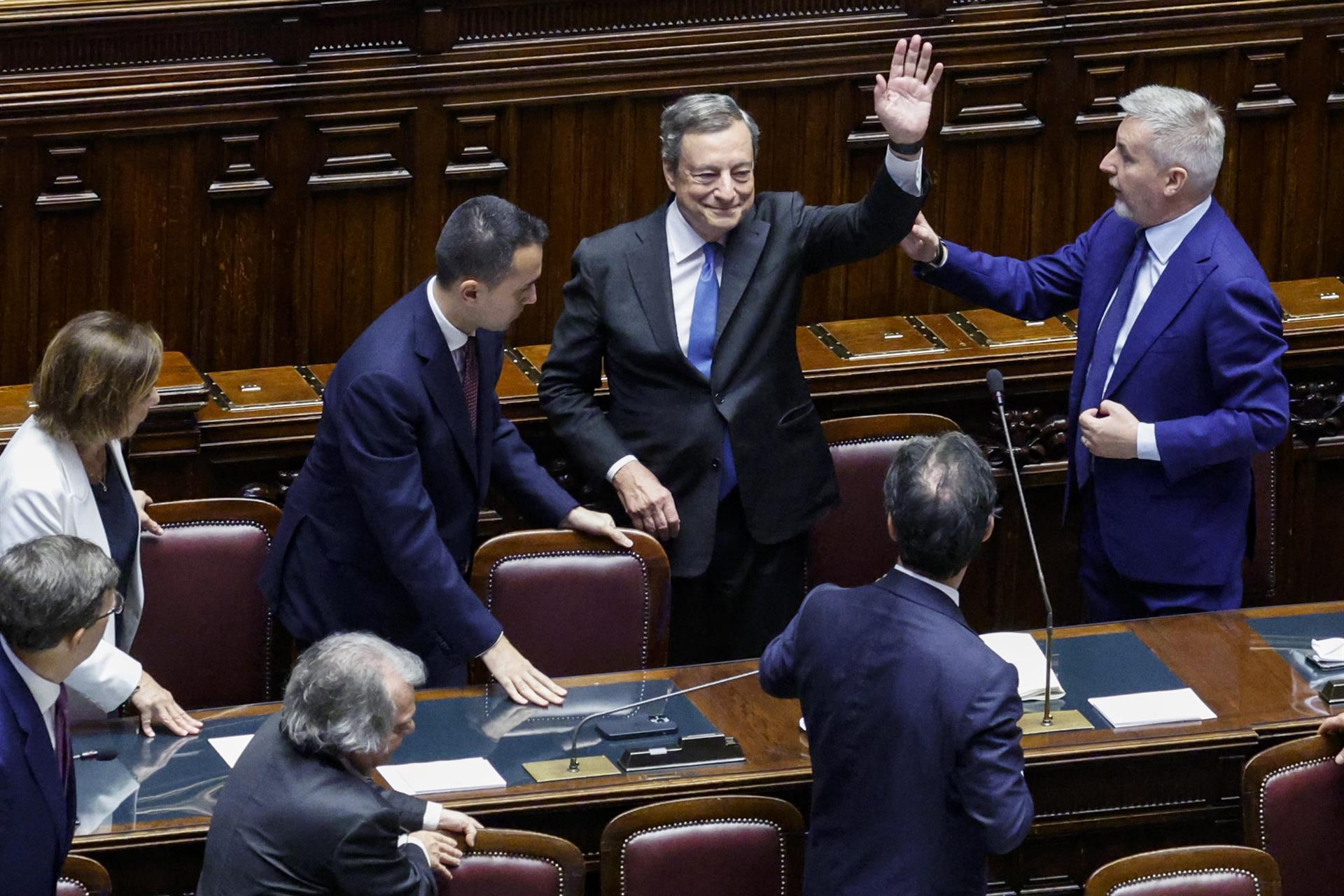 Mario Draghi presenta de nou la dimissió, Itàlia abocada a eleccions anticipades