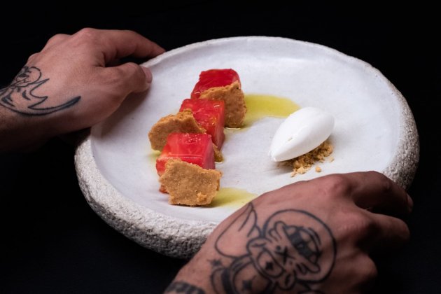 Ensalada de tomate con helado de herreño