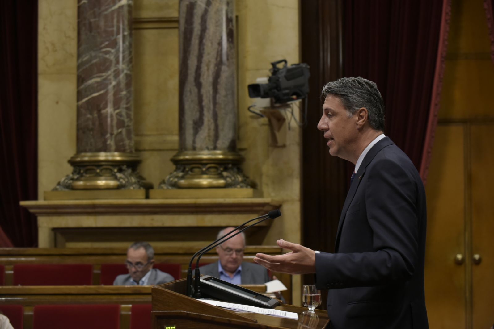 Albiol, a Puigdemont: "La CUP señala y usted dispara"