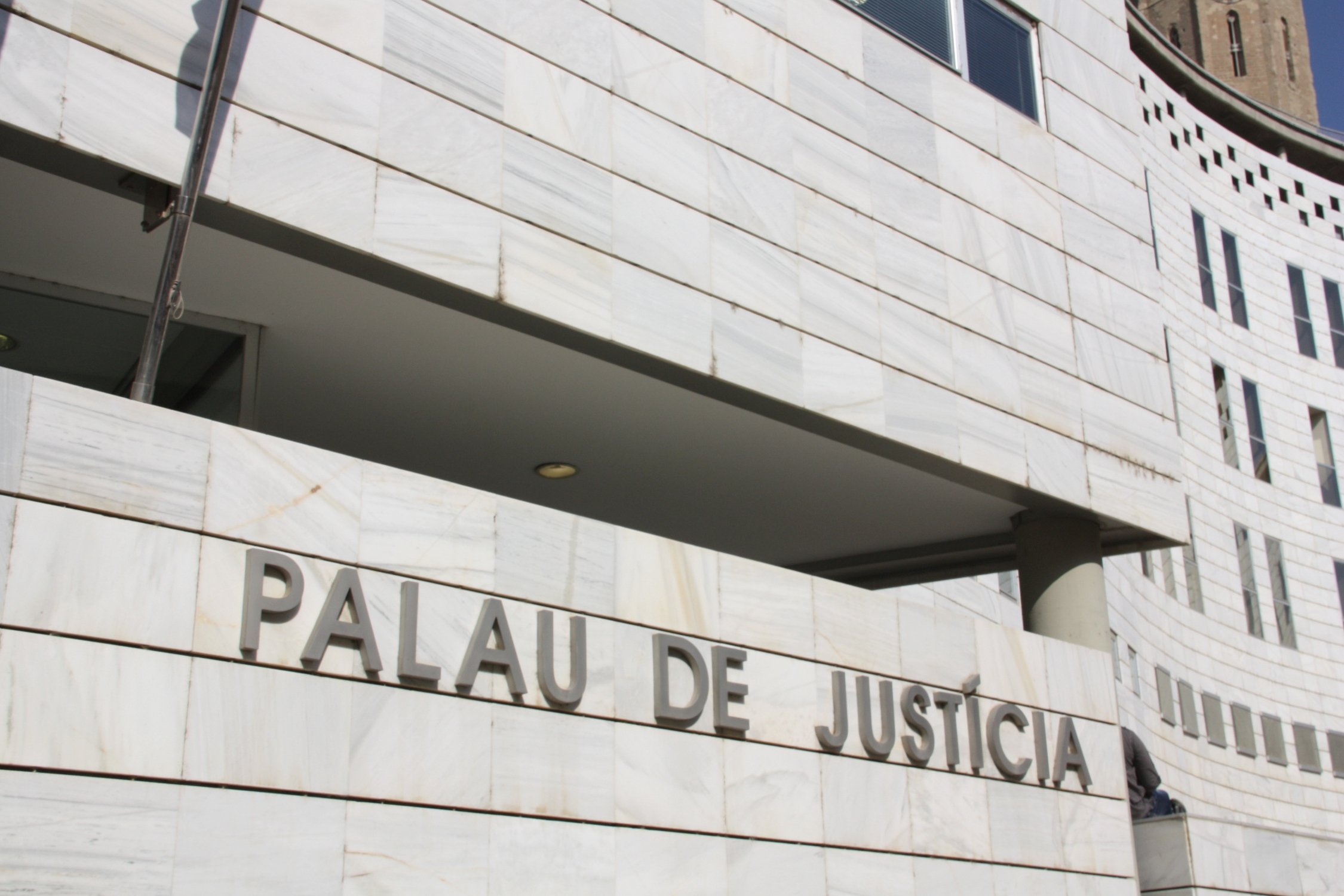 Condemnen un home a 11 anys per abusar i maltractar la seva dona a Lleida
