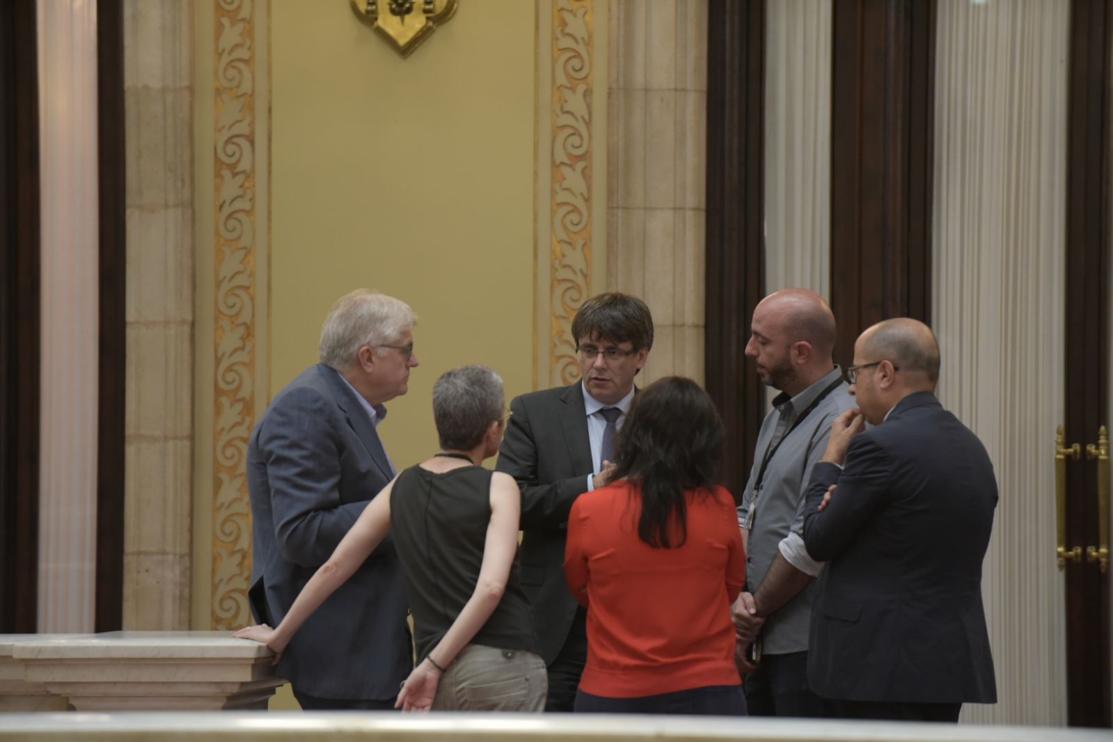 Puigdemont prepara una reorganització del Govern de cara a l'1-O