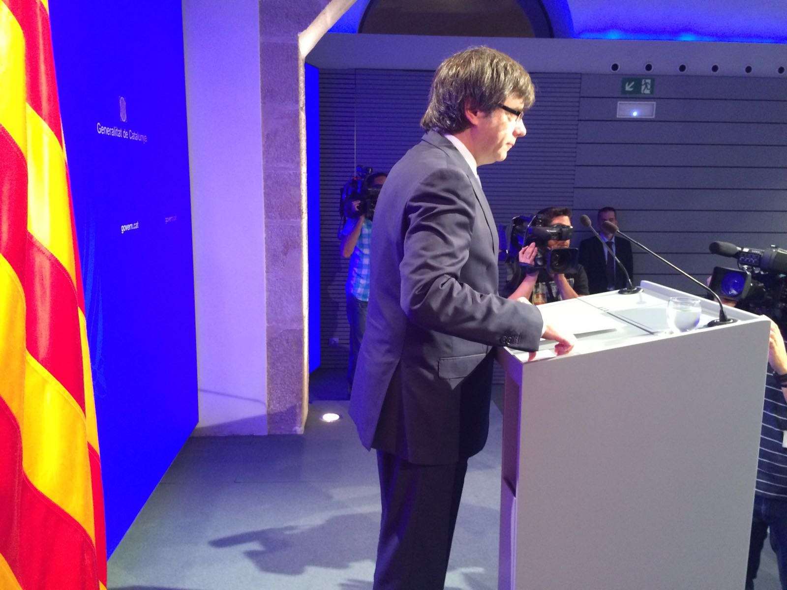 Puigdemont: "No ens trencaran. El dolor de França és també el dolor de Catalunya"