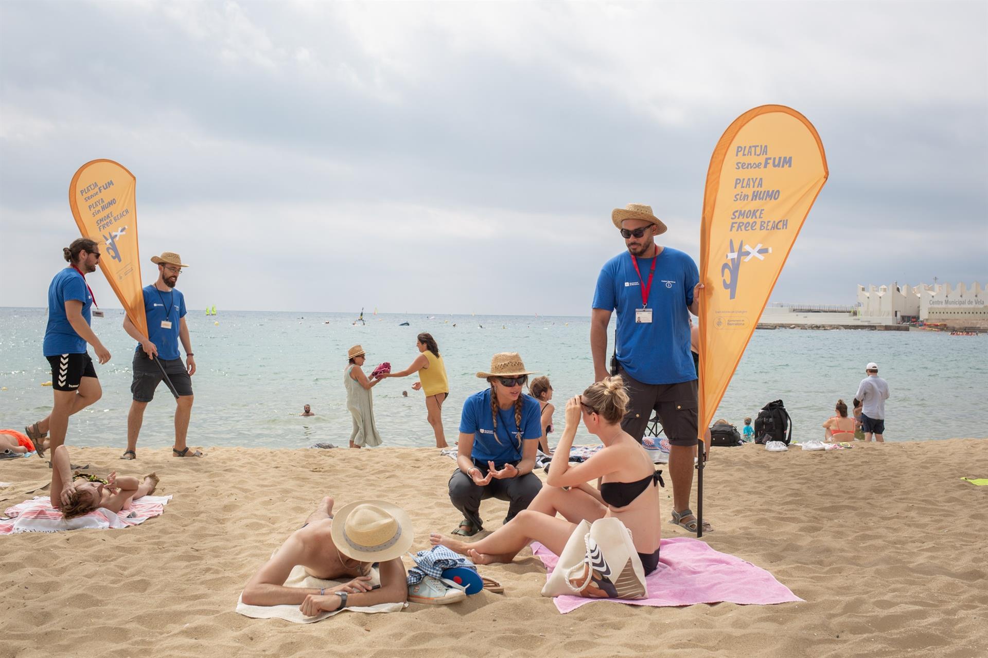 Barcelona estrena la prohibición de fumar en sus playas