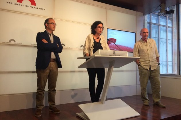 Compareixença de Marta Rovira, Jordi Turull i Lluís Llach /ML