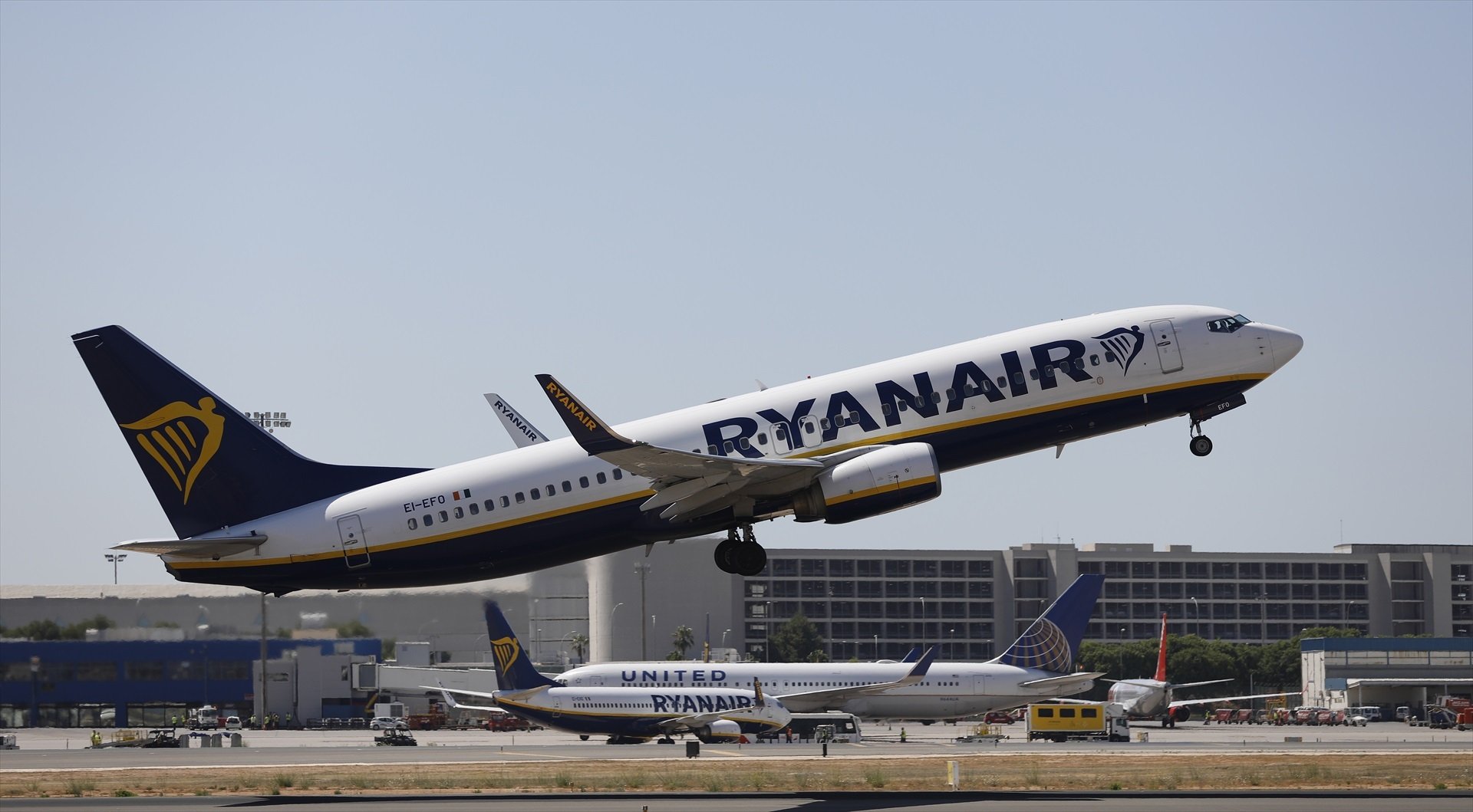 La décima huelga de Ryanair ocasiona seis vuelos cancelados en el aeropuerto de El Prat