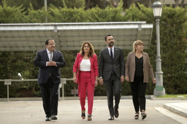 los consejeros|consellers Elena, Vilagrà, Torrent y Garriga llegan a la mesa|tabla de dialeg, Foto: Javer Barbancho / ACN