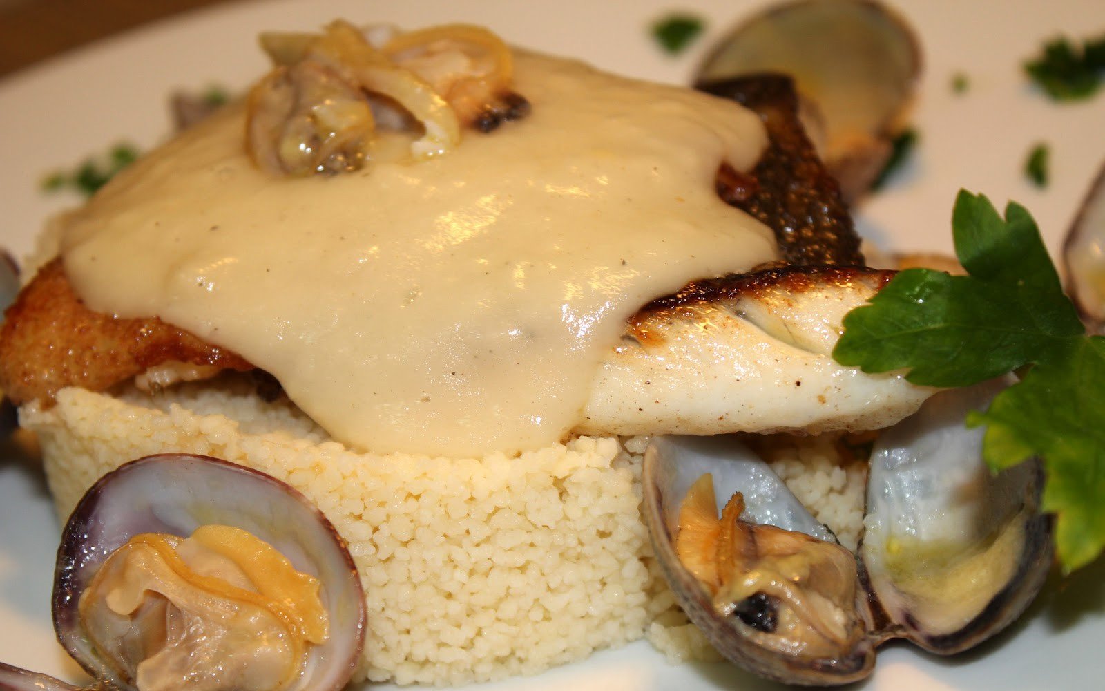 Filete de rodaballo con cuscús y velouté de pescado | Recetas de La  Gourmeteria