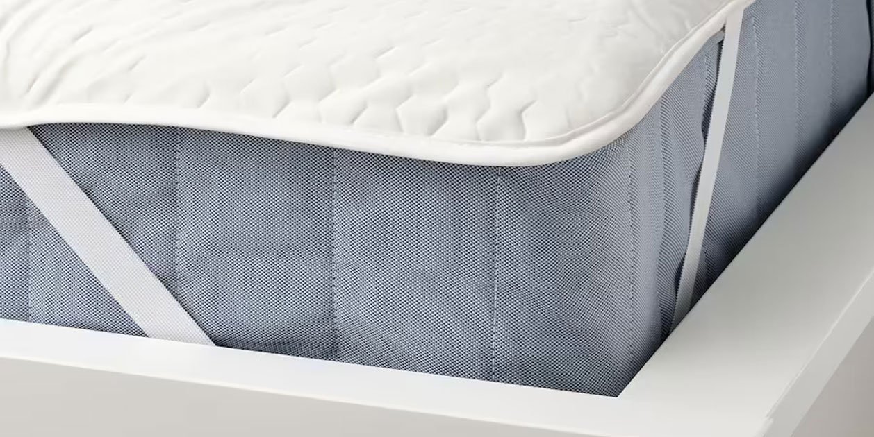 Ikea tiene un protector de colchón termorregulador que reduce el calor mientras duermes