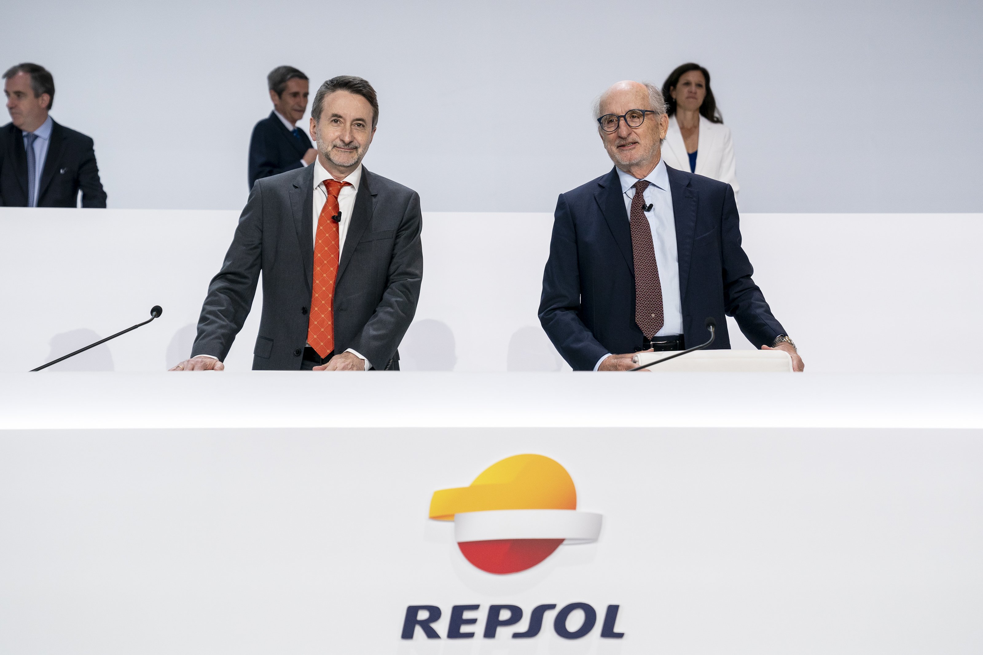 Repsol dobla su beneficio hasta 2.539 millones con la subida de las materias primas