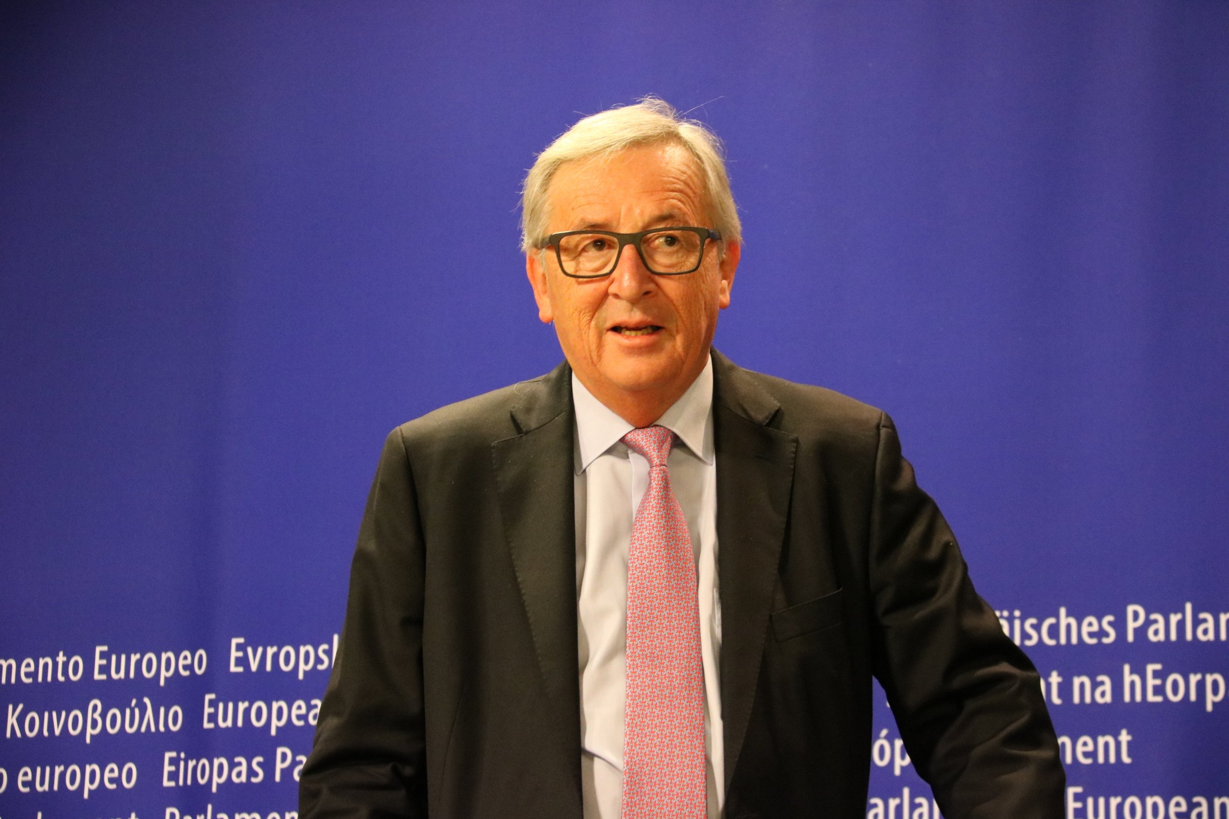 Juncker avisa: "La independencia afectará a la relación con la UE"