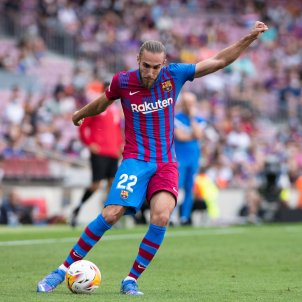 Oficial: El Barça traspassa Mingueza al Celta