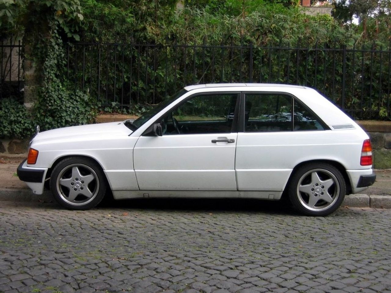 Mercedes va estar a punt de fabricar una versió del Volkswagen Golf GTI