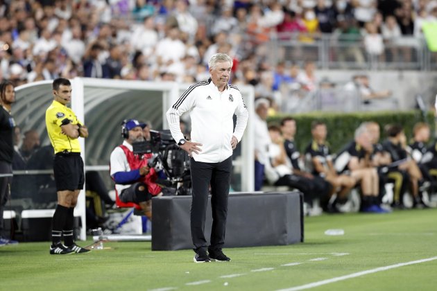 Carlo Ancelotti serio enfadado Real Madrid / Foto: EFE