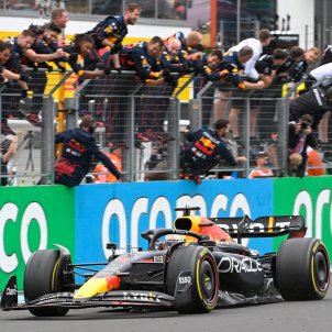 Max Verstappen s'imposa en el GP d'Hongria de Fórmula 1 gràcies al desastre de Ferrari