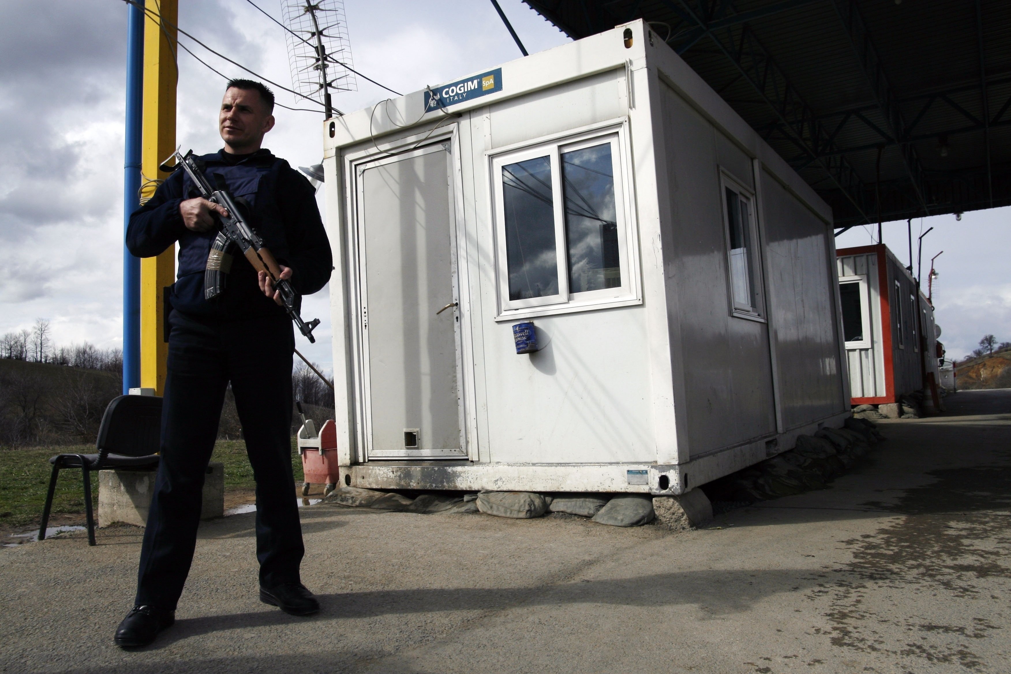 Tensió entre Kosovo i Sèrbia: trets, barricades i sirenes antiaèries