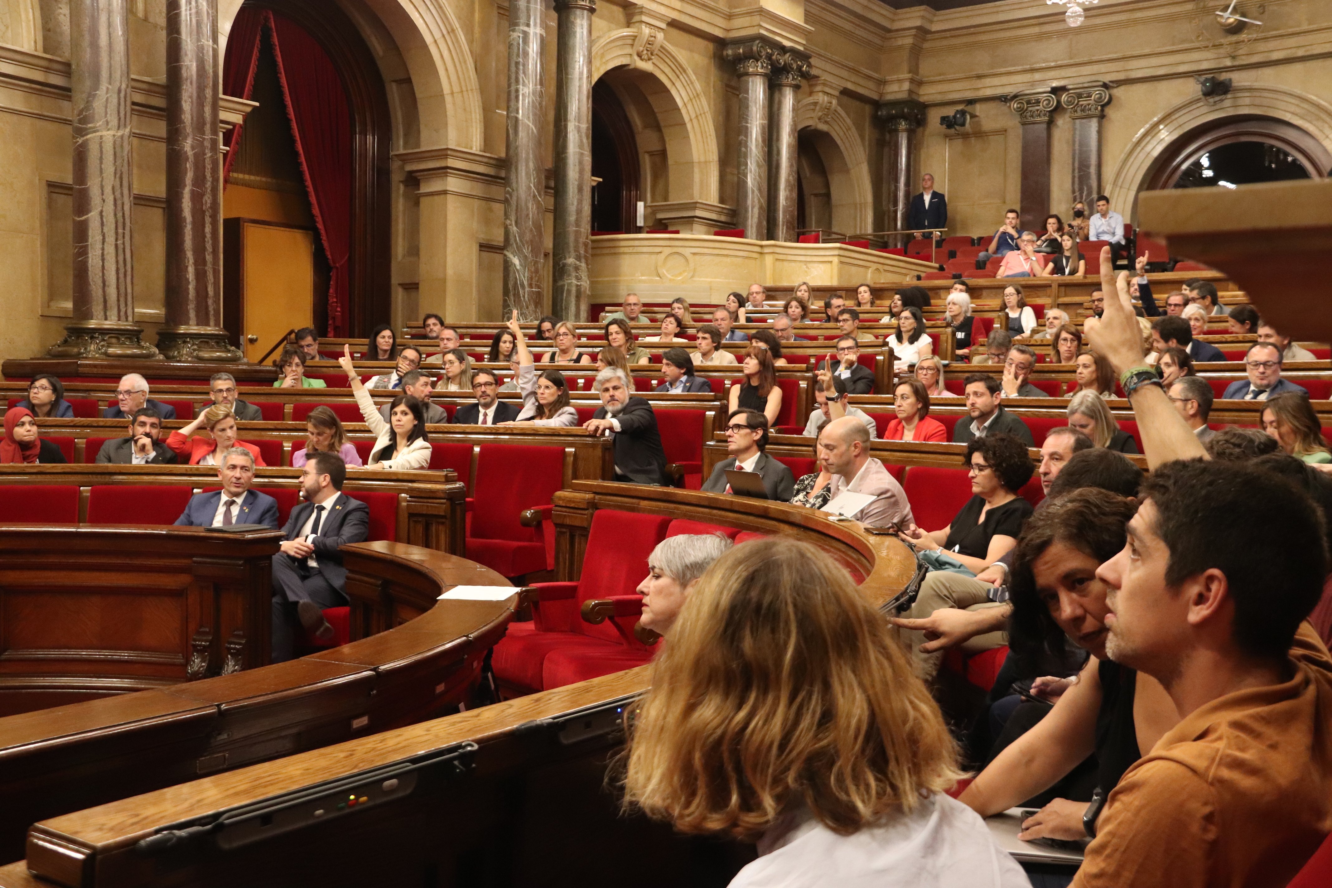 El Parlament cierra el periodo de sesiones sin firmar las actas con el voto verbal de Lluís Puig